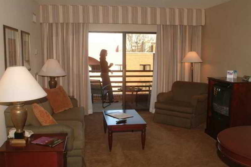 Doubletree Suites By Hilton Charlotte/Southpark Exterior photo