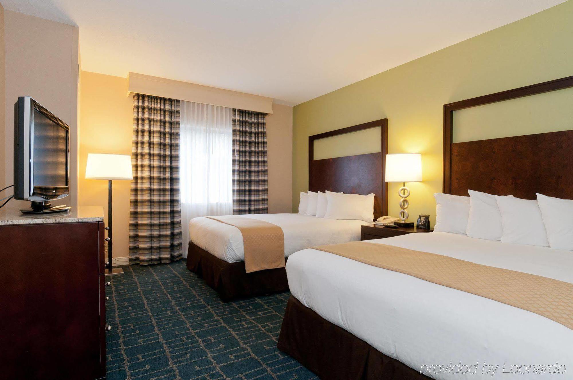 Doubletree Suites By Hilton Charlotte/Southpark Room photo